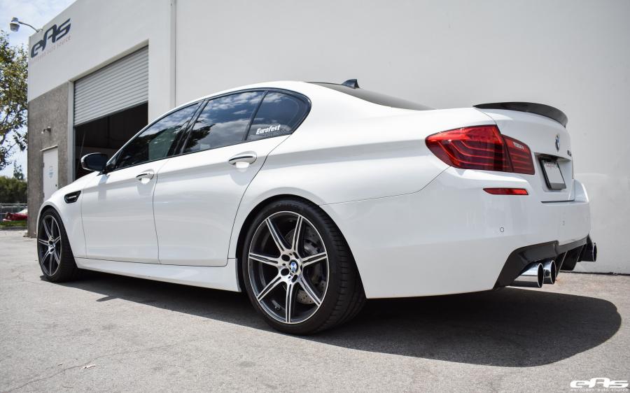  BMW M5 Alpine White by H&R and EAS 2017 года  (фото 3 из 20)